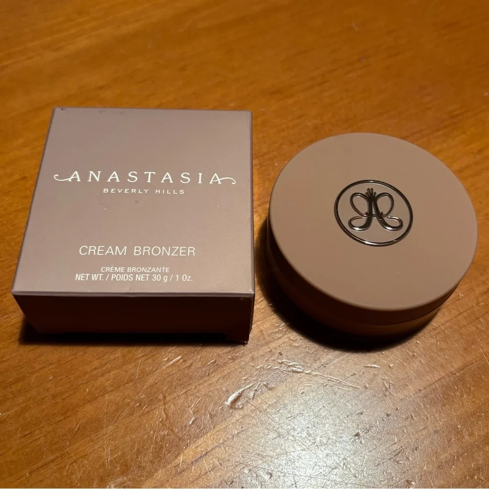 Anastasia Beverly Hills Cream Bronzer